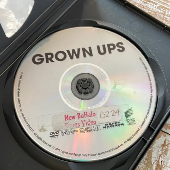 3/$15 u pick dvds📀or 1 for $9~ Grown Ups - Picture 3 of 7